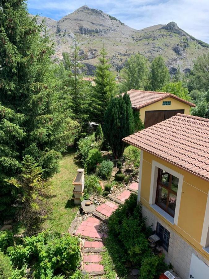 Hostel Arenos Velilla del Rio Carrion Экстерьер фото